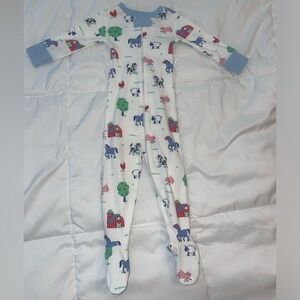 Beaufort Bonnet Company 6-12 month Farm Pajamas NWOT Gender Neutral Print